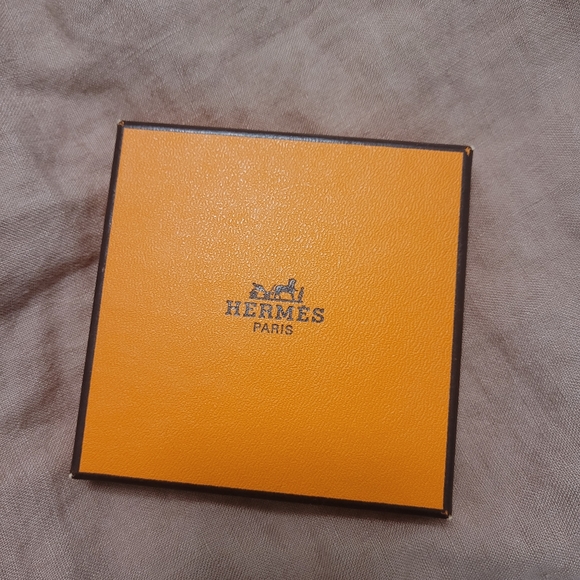 Hermes Clic H Bracelet in Black/Gold - Picture 11 of 11